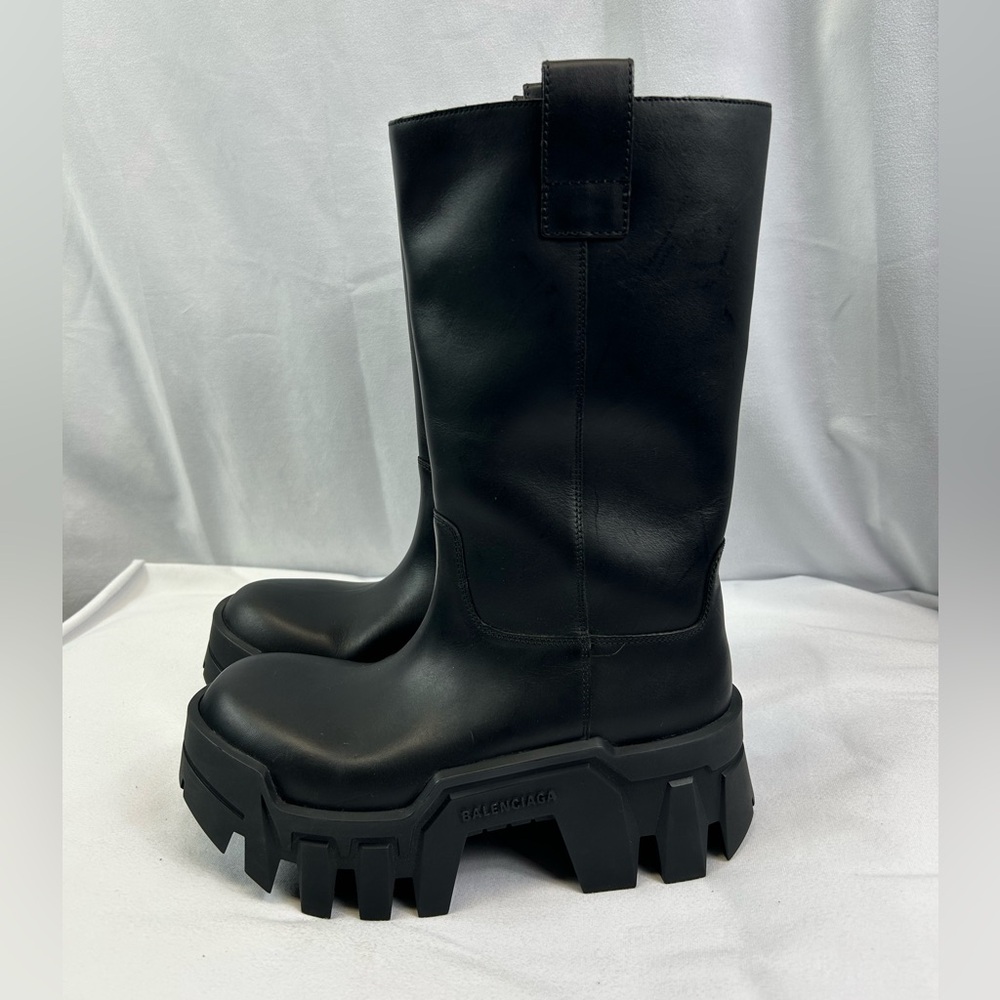 Balenciaga
Bulldozer Boot